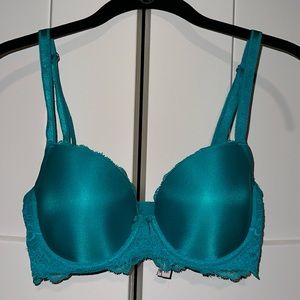 Victoria’s Secret Dream Angels lined demi, 34D